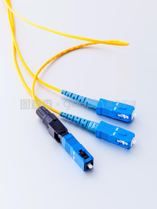 光纖連接器 編織快速互聯網的數字橋梁